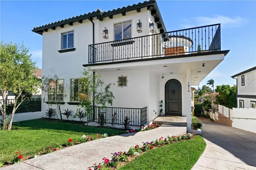 1914 Gates A, Redondo Beach