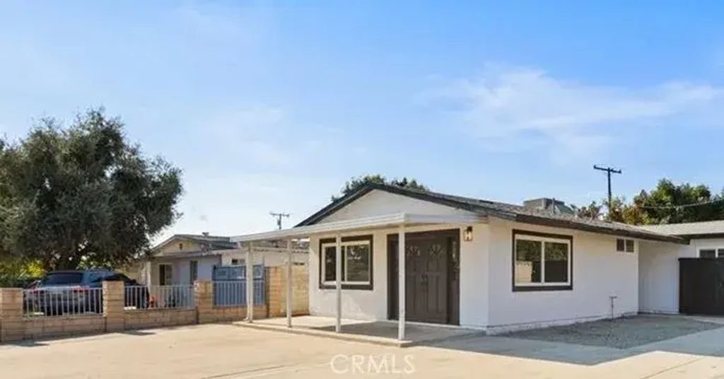 10216 Ramona, Montclair