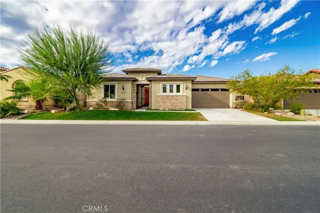 16 Burgundy, Rancho Mirage