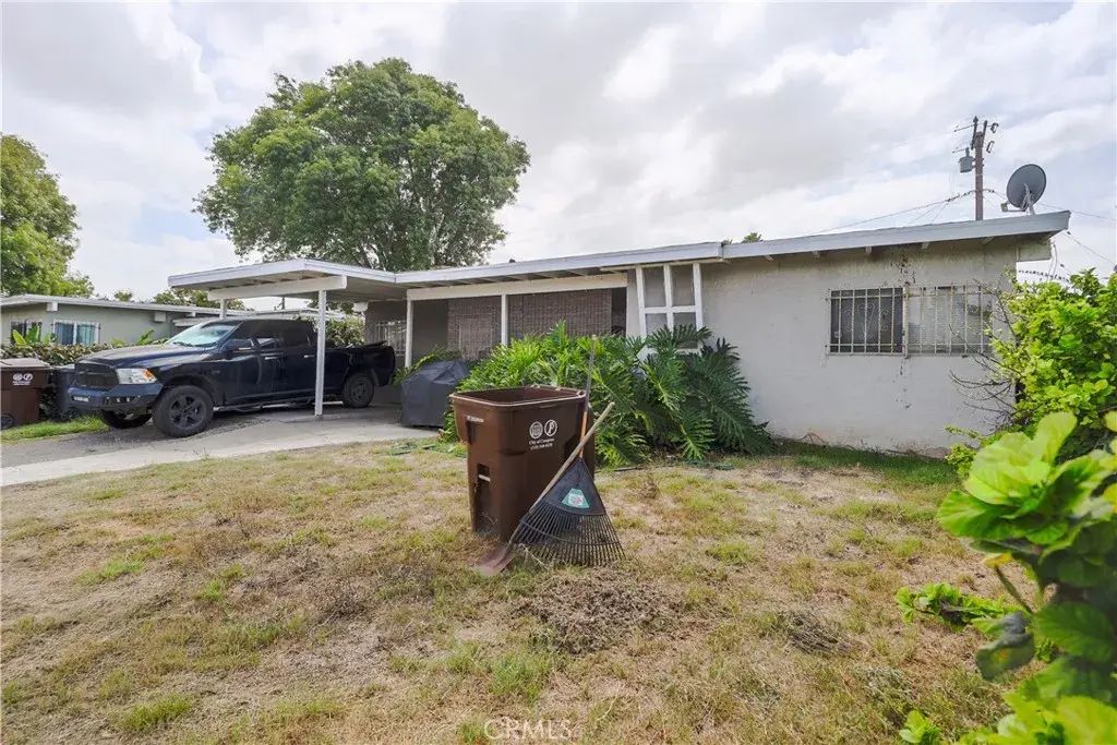1720 W Caldwell, Compton