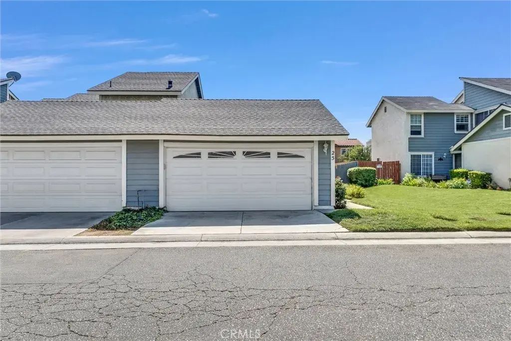1173 S Cactus 25, Rialto