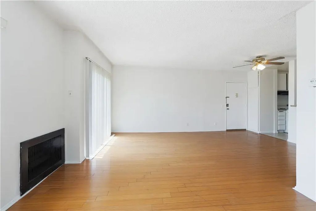 12203 Magnolia 204, Valley Village