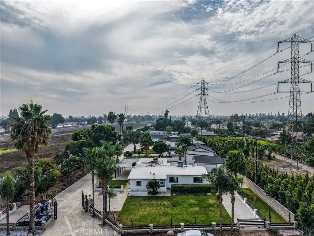 9950 La Docena, Pico Rivera