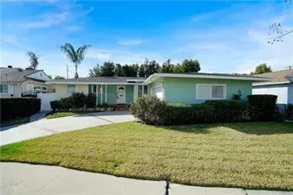 7335 Donna Avenue, Reseda