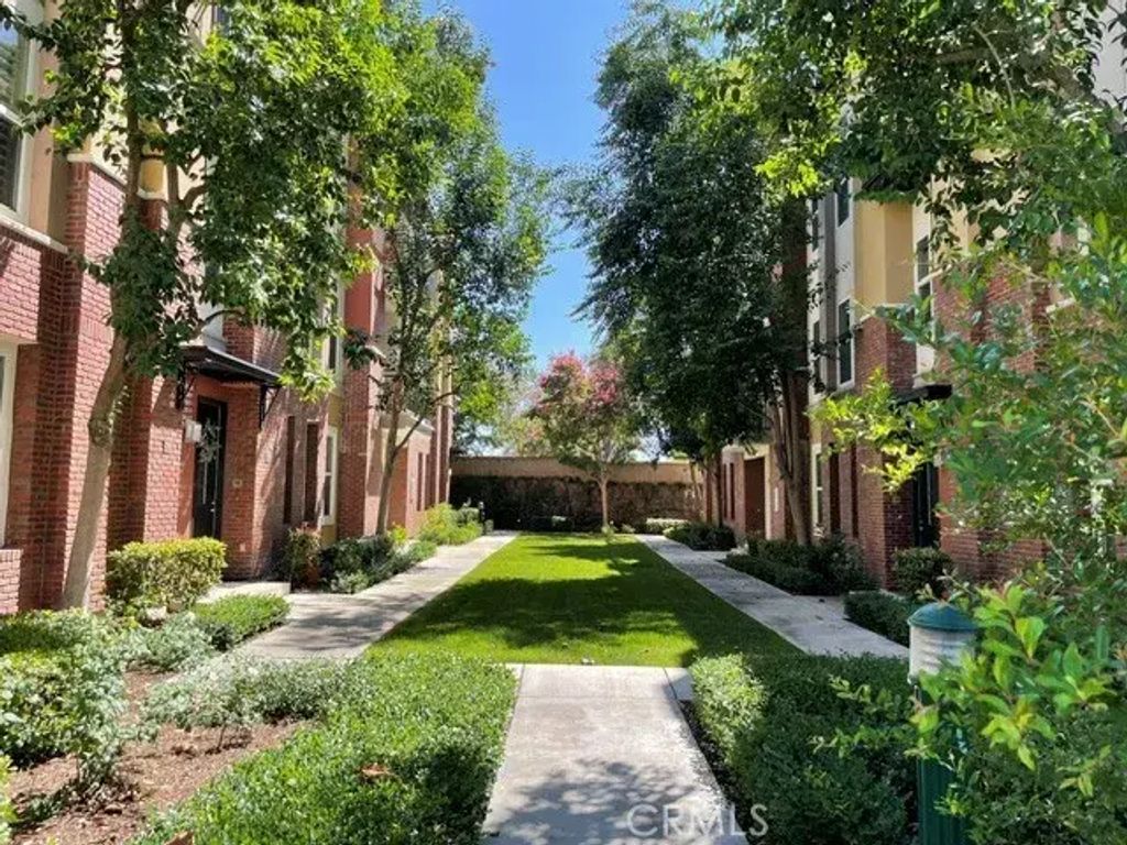 732 W 1st Street, Claremont