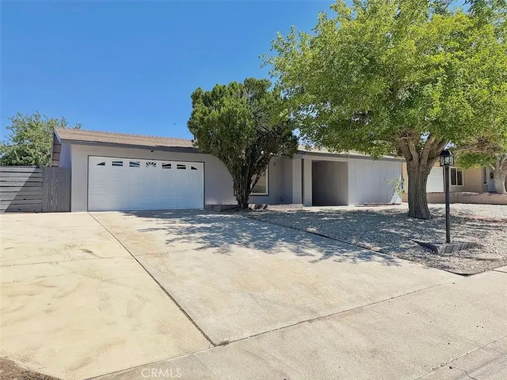 14365 Manzanita, Victorville