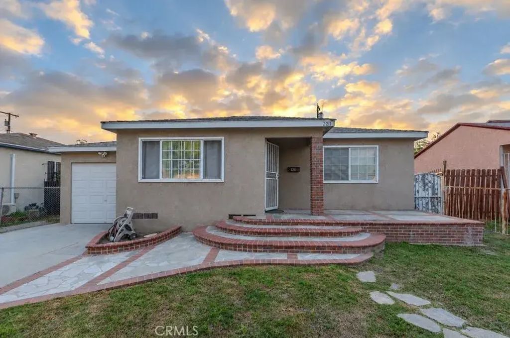 2211 N Grape Ave, Compton