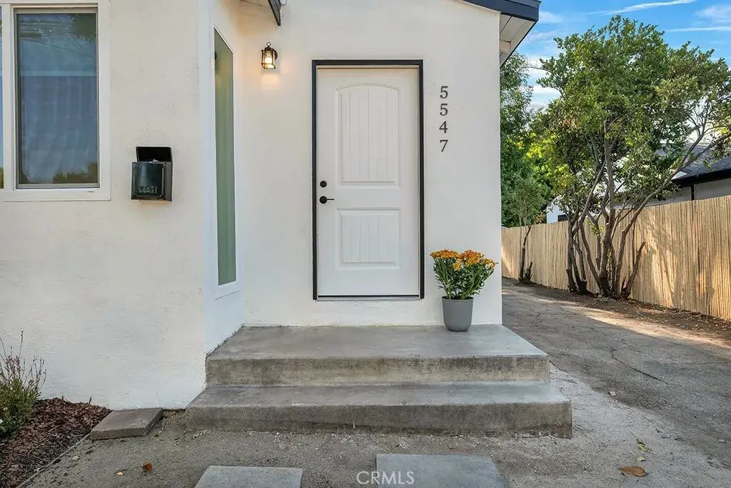 5547 Shoup, Woodland Hills