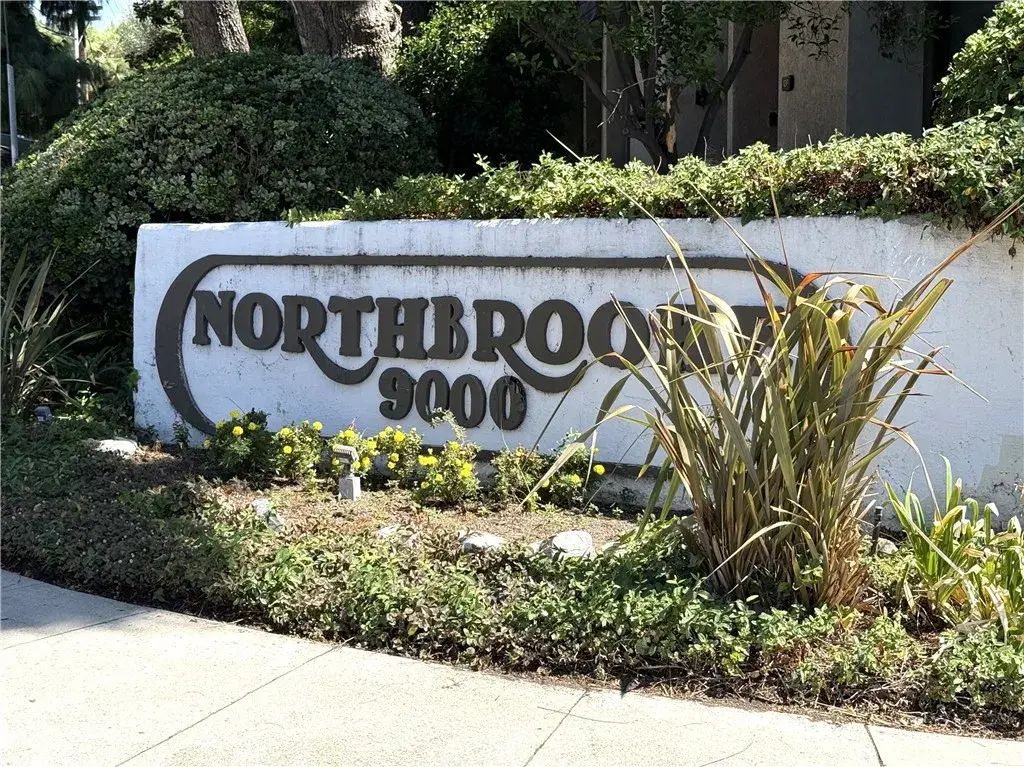 9000 Vanalden Avenue 158, Northridge