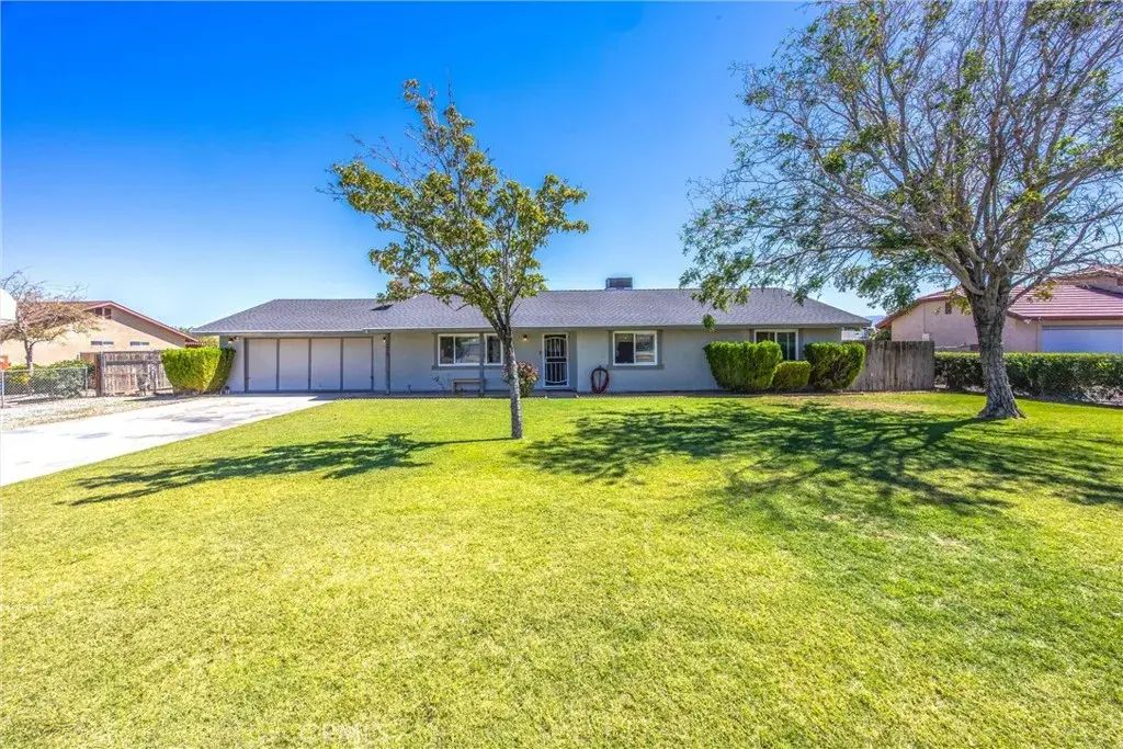 12615 Waynoka Road, Apple Valley