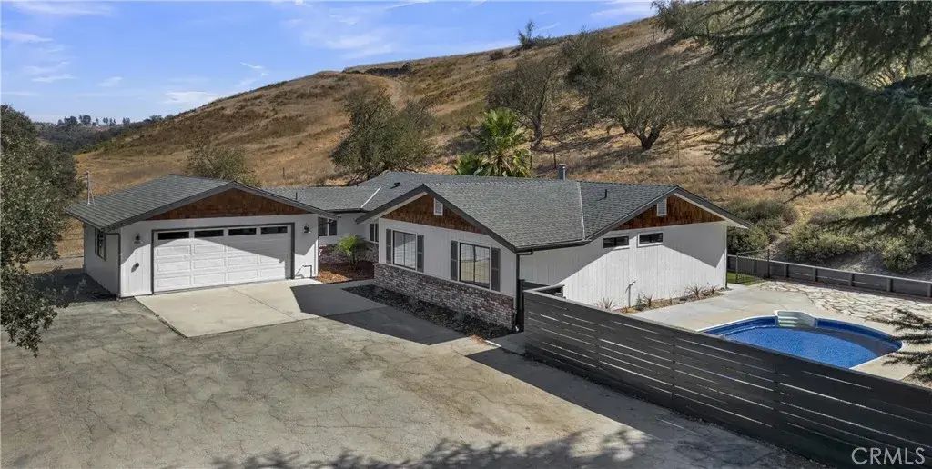3925 Hillcrest, Templeton