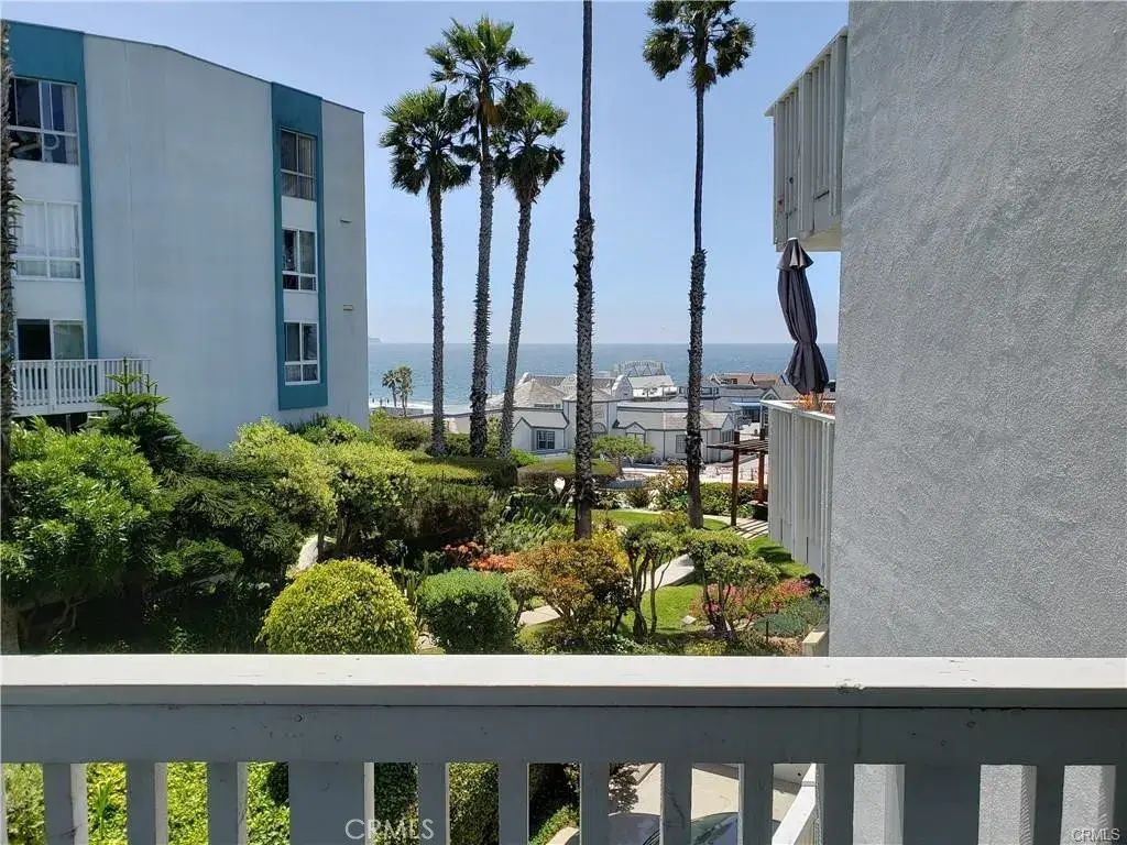 620 The Village 211, Redondo Beach