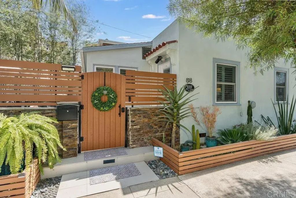 818 7th Street, Coronado