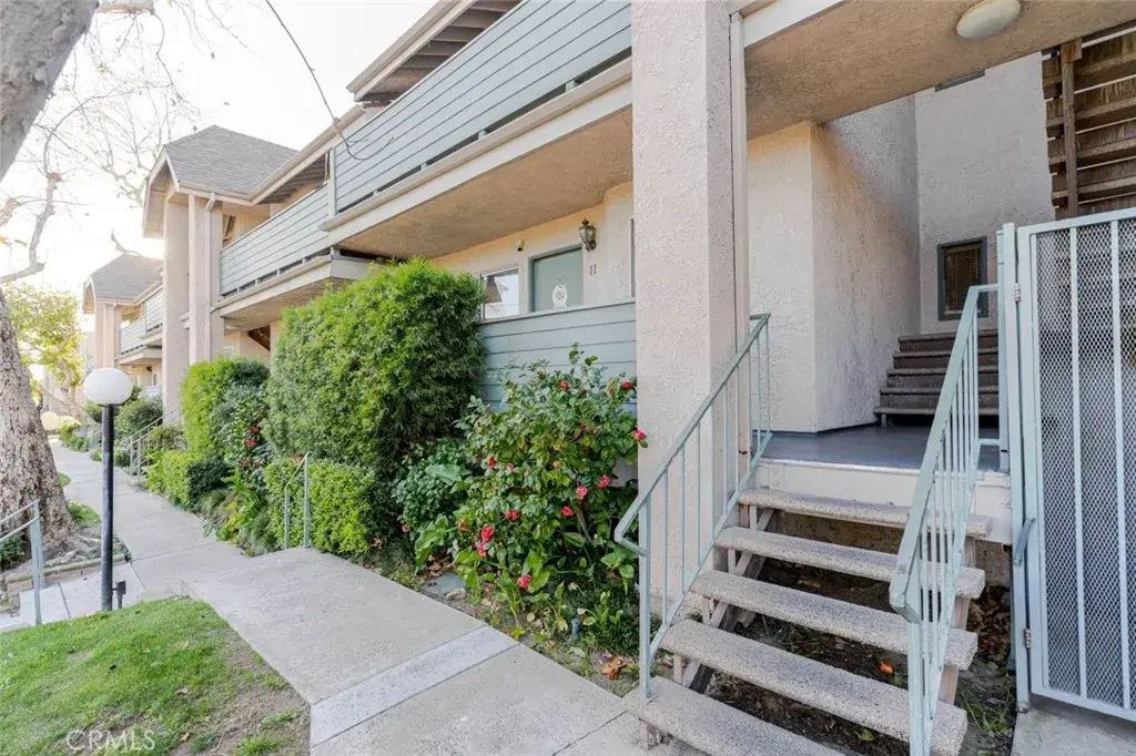 13100 Bromont Avenue 11, Sylmar