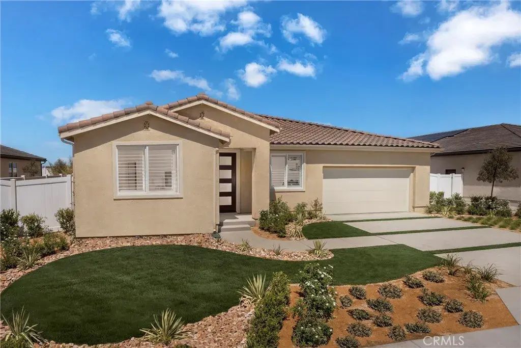 1518 E Holguin Street, Lancaster