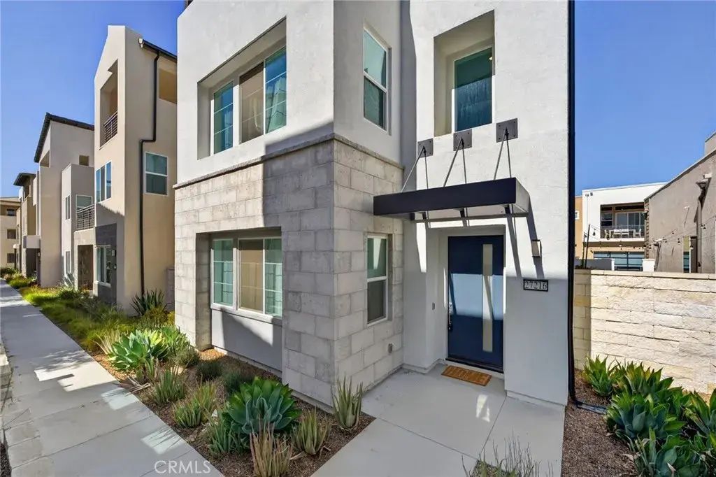 27216 Coyote Bush Court, Valencia