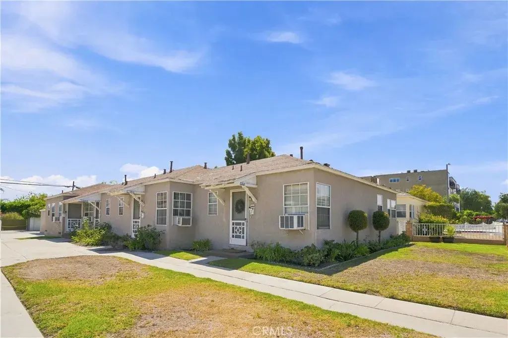 11418 Victory Boulevard, Valley Glen