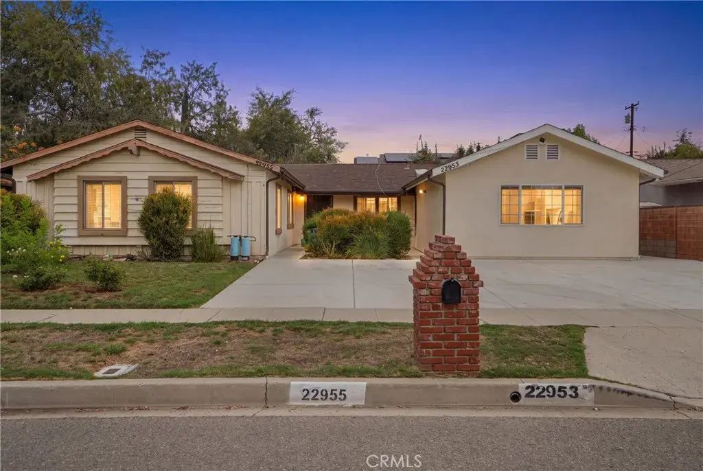22953 Blythe Street, West Hills