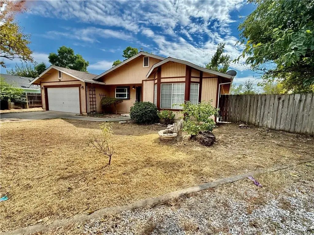2545 Penelope Street, Redding