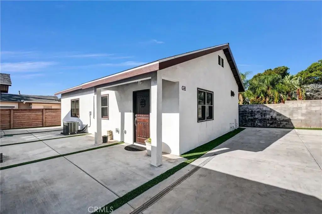 696 E 9th C, Upland