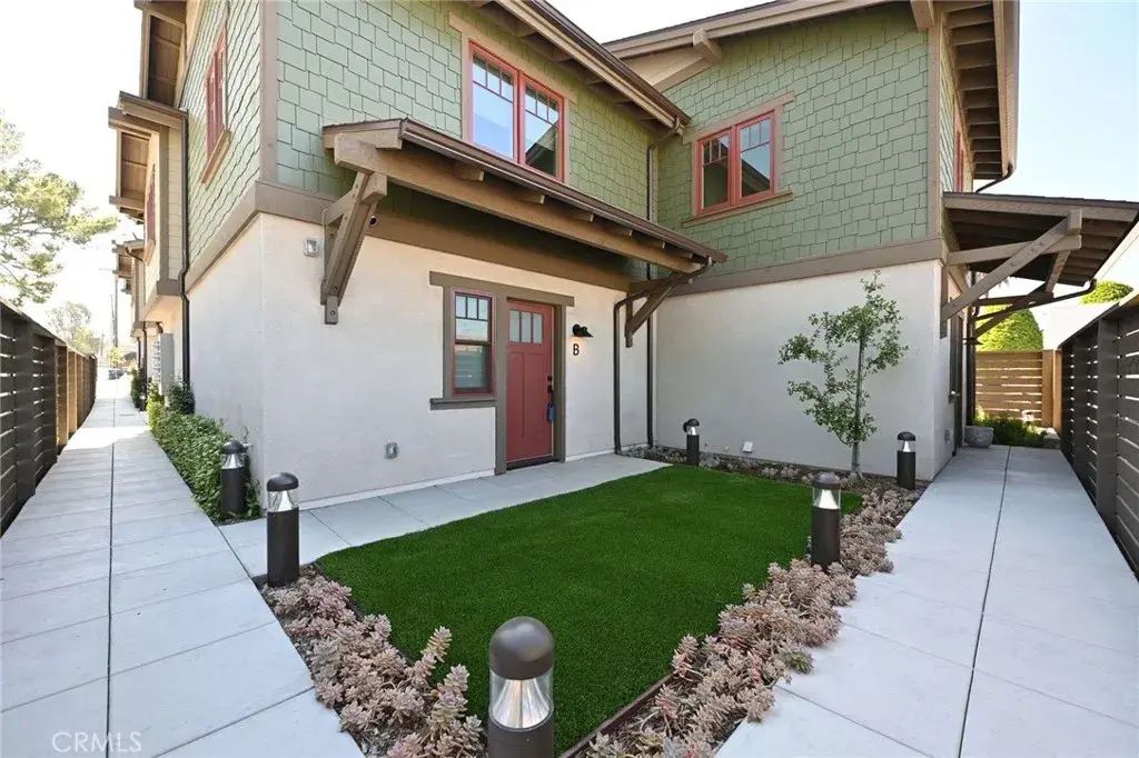 117 N Vista Bonita Avenue C, Glendora