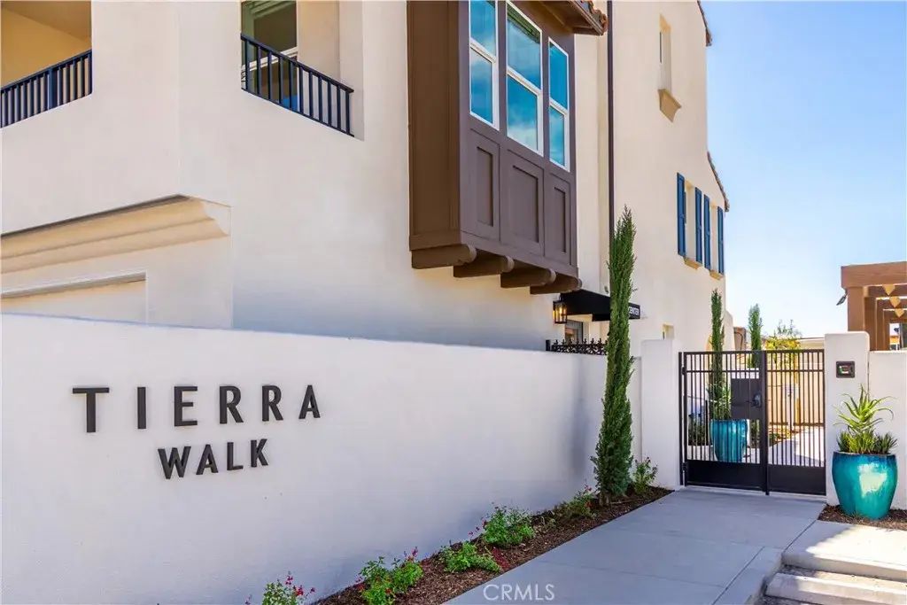 100 Tierra Lane, Cypress