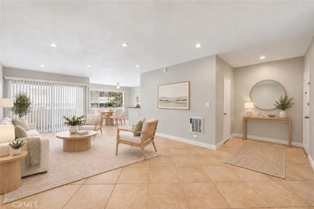 5328 Newcastle Avenue 54, Encino