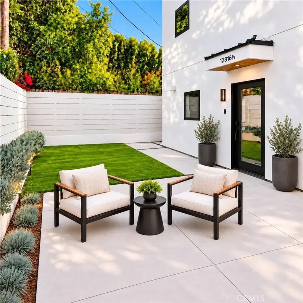 12816 Bloomfield Street, Studio City