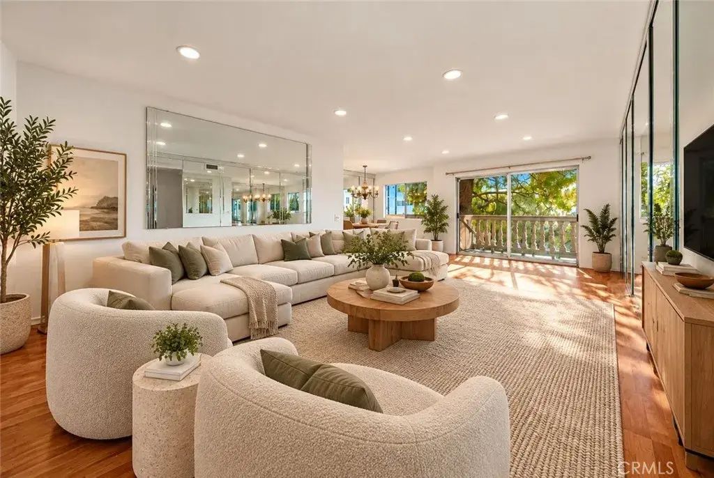 5400 Lindley Avenue 101, Encino