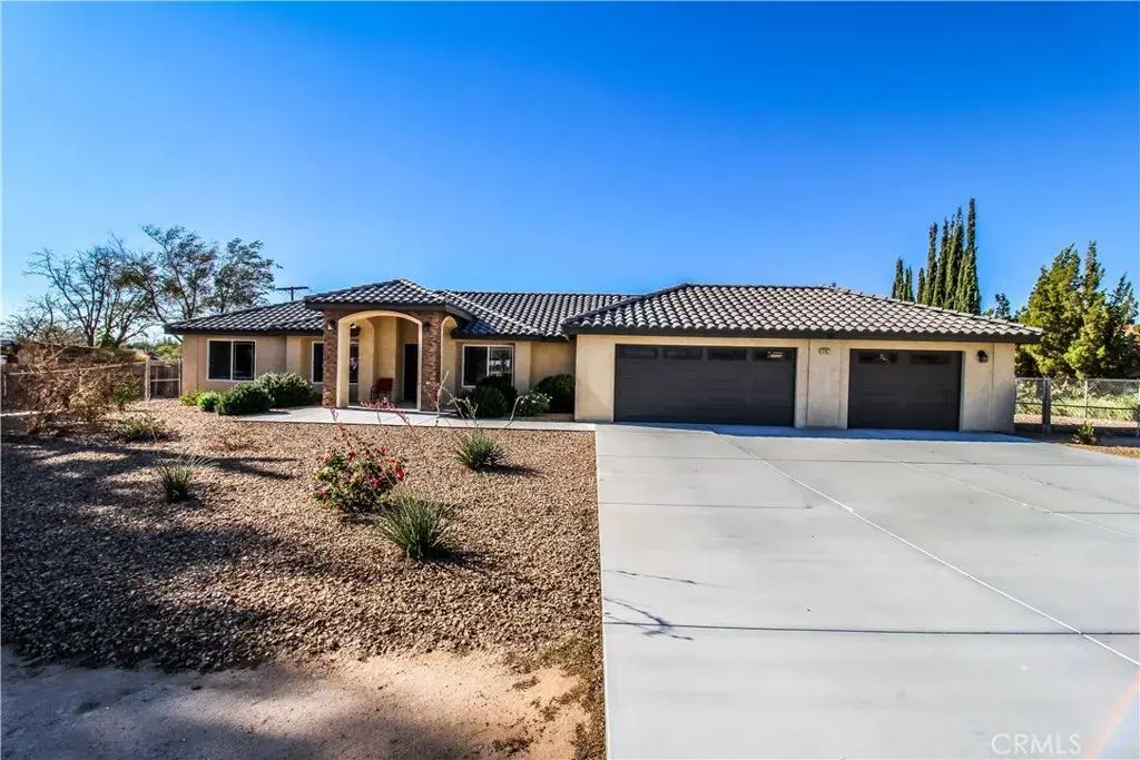 13922 Jicarilla Road, Apple Valley