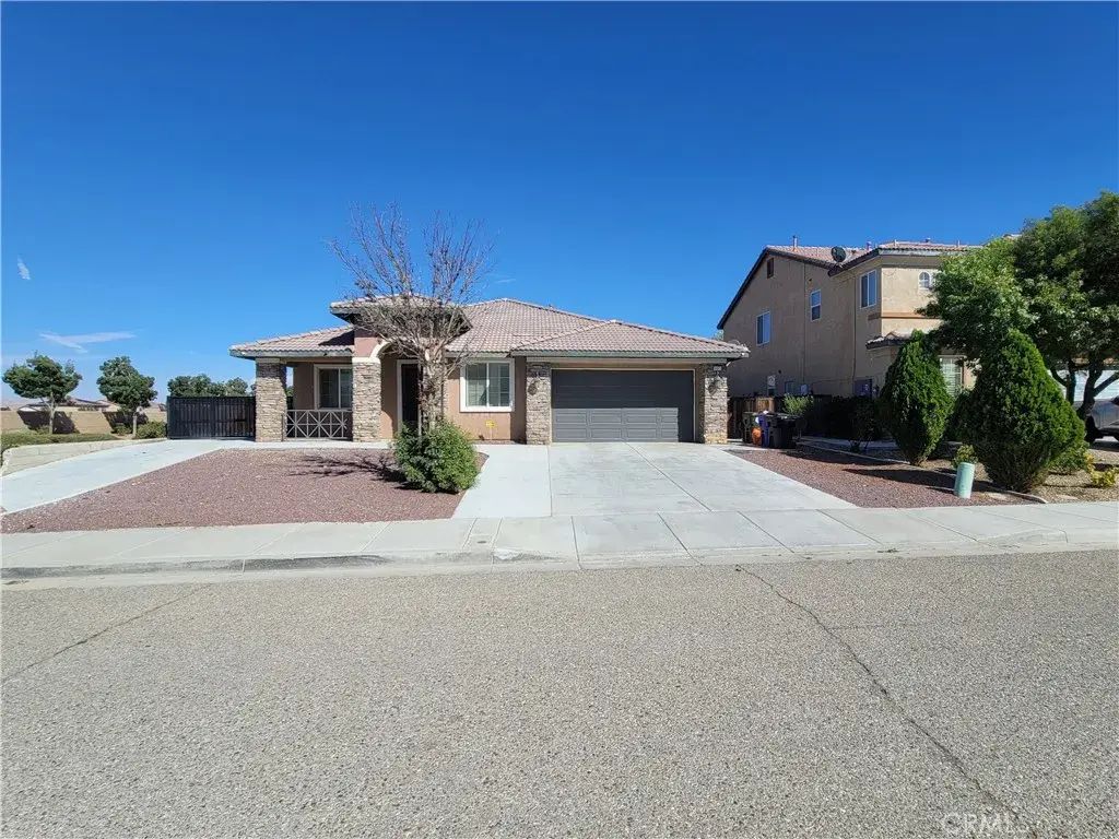 15077 Escalante Court, Victorville