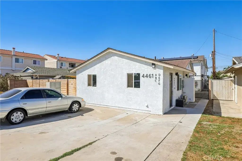 4461 Farquhar Avenue A, Los Alamitos