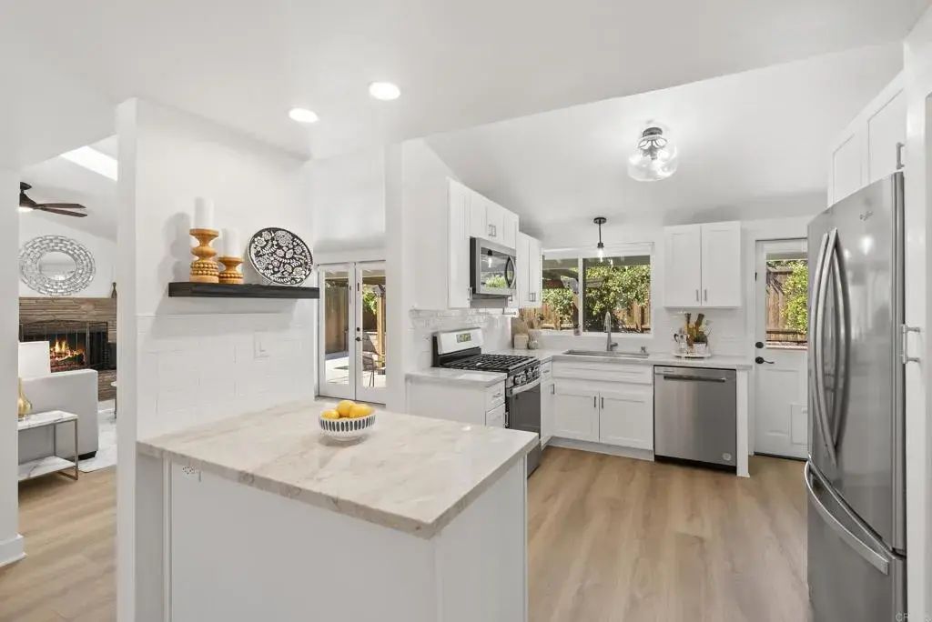 5551 Gala Avenue, 