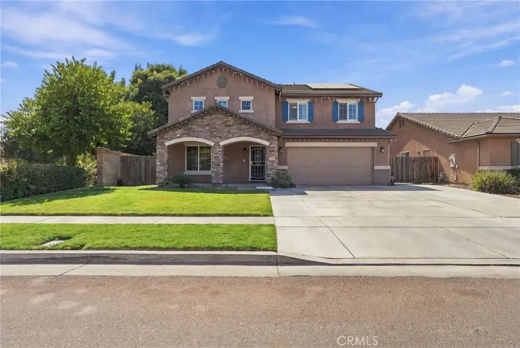 2631 E Parkview, Visalia