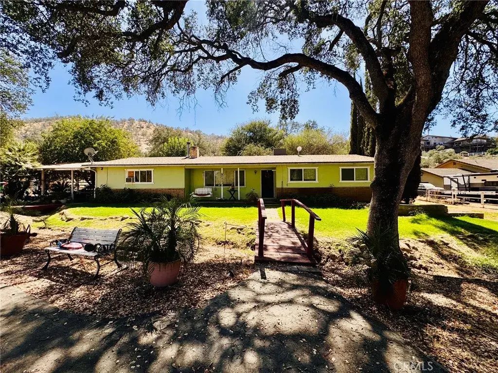 16221 Mustang, Springville