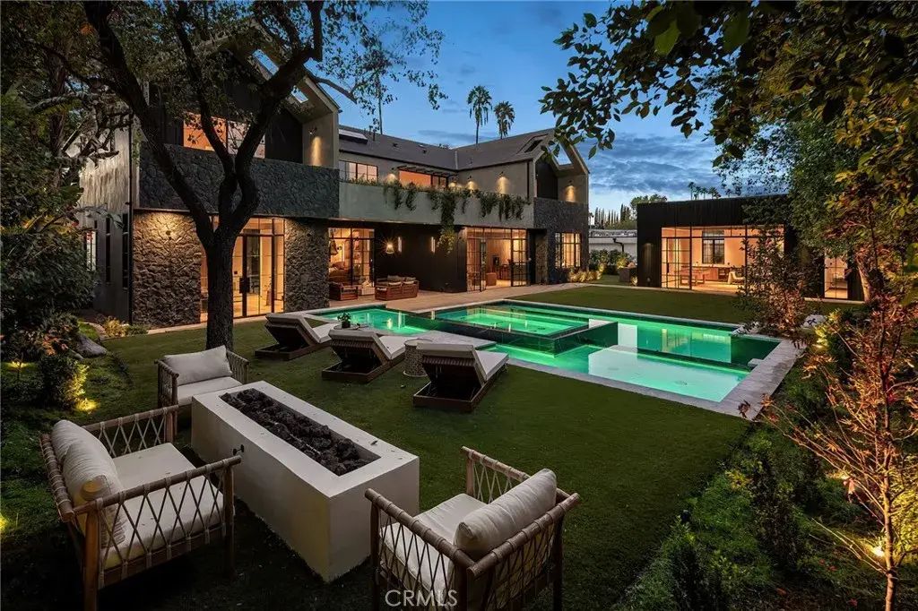 5134 Oakdale, Woodland Hills