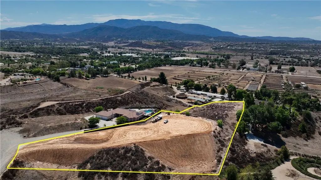 42875 Lindsay, Temecula