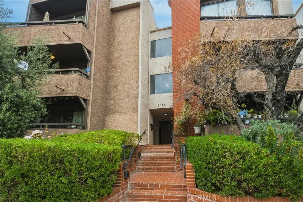 4675 Willis 105, Sherman Oaks
