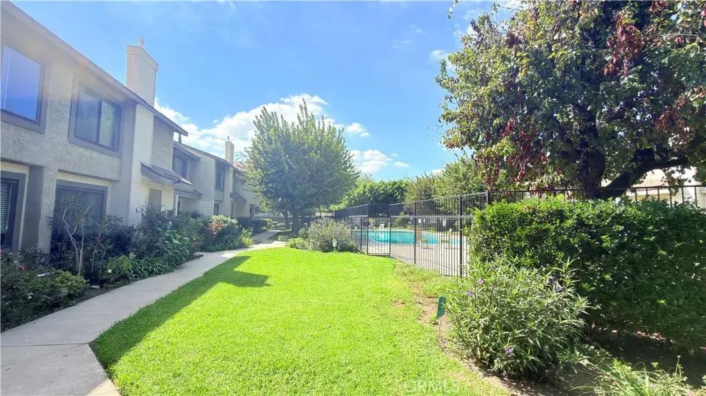 9531 Sepulveda Blvd 3, North Hills