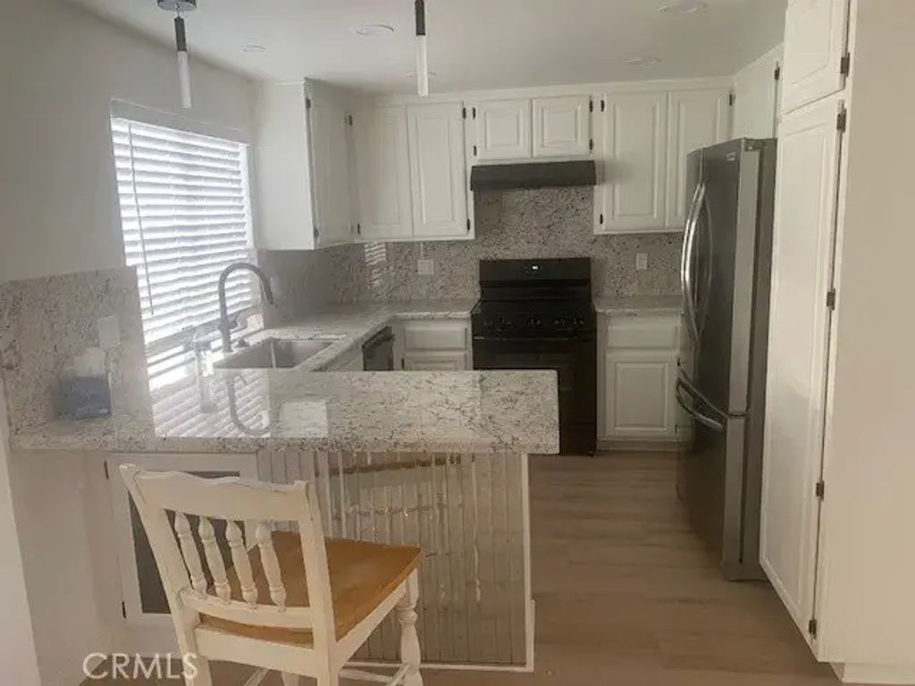 11300 Foothill 2, Lakeview Terrace