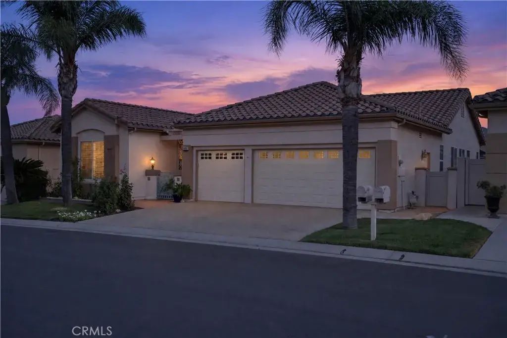 4979 Singing Hills, Banning