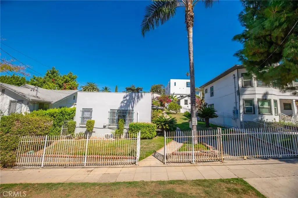 2111 Aaron Street, Los Angeles