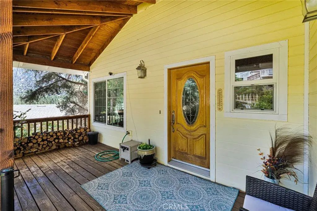 6284 Apple Vista, Wrightwood