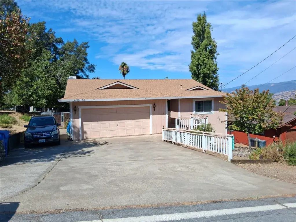 3215 Marina View Dr, Kelseyville