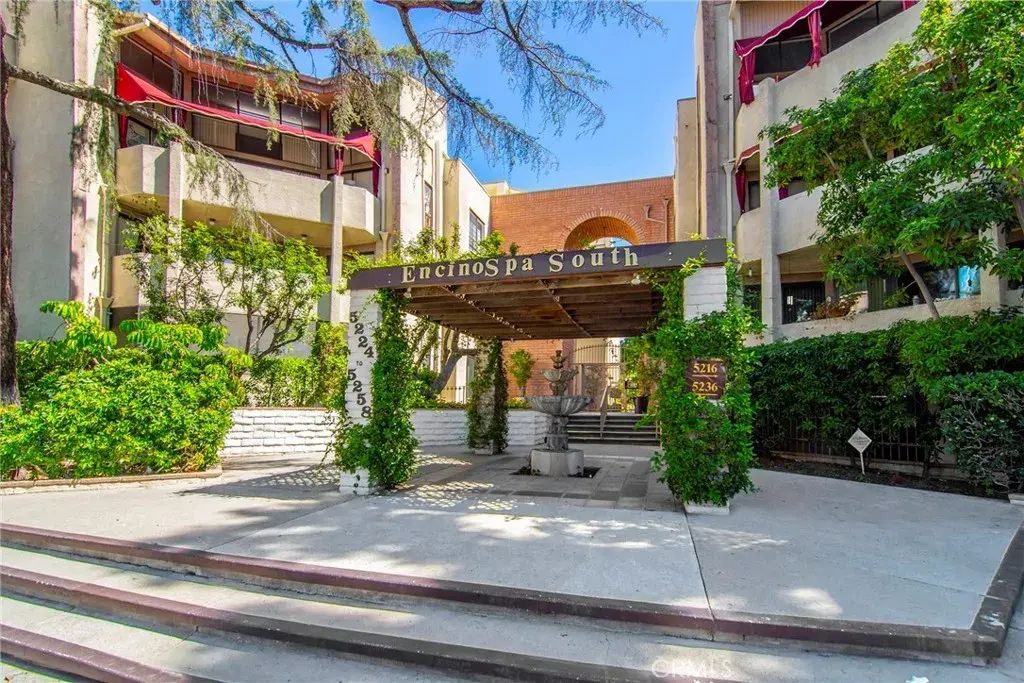 5236 Yarmouth Avenue 214, Encino