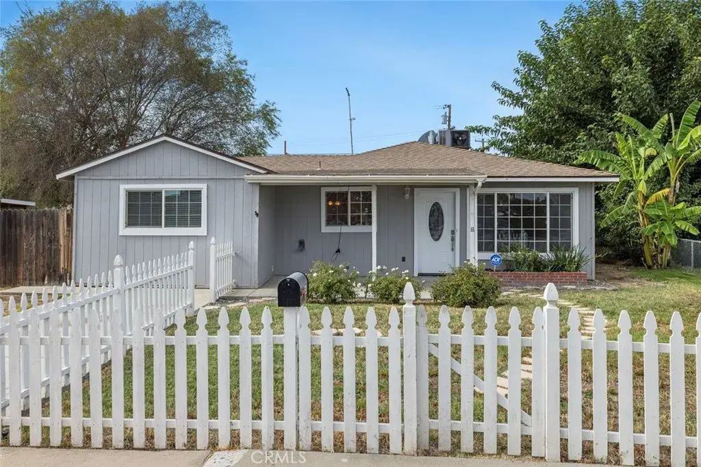 609 College, Coalinga