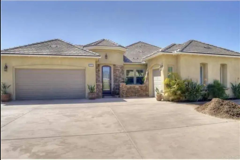 3041 Rue Montreux, Escondido