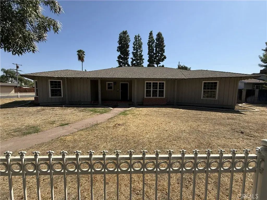 916 Oak Avenue, Wasco