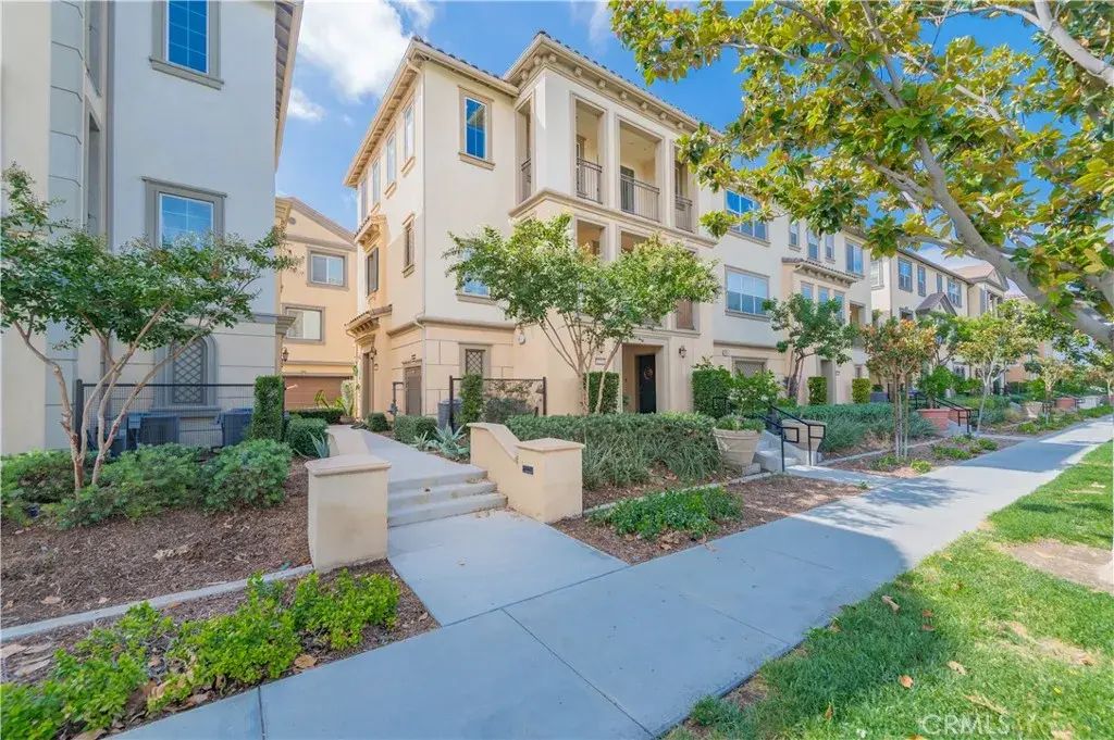 8255 Garden Park, Chino