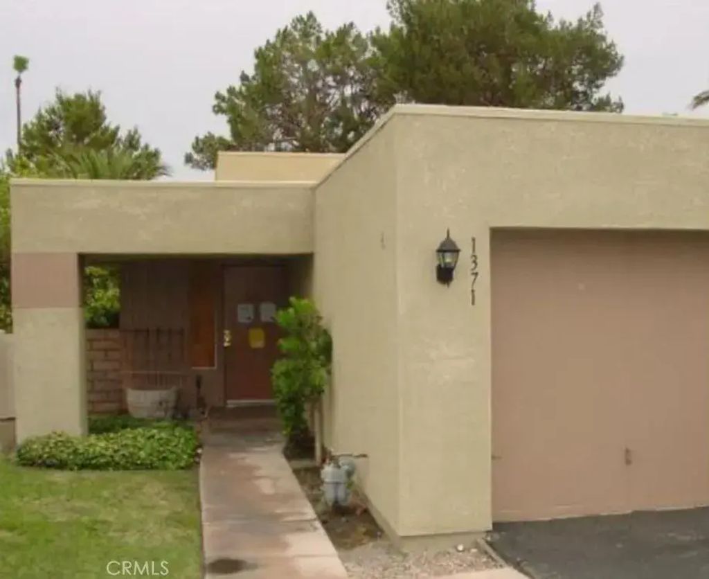 1371 Sunflower South, Palm Springs